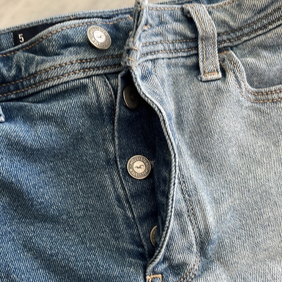 Hollister Ultra High Rise 3” Mom Short Size 27 (5) Excellent Condition! - Picture 4 of 5